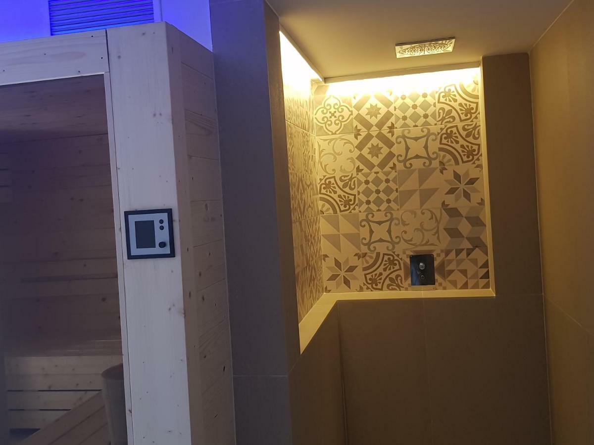 Bonnies Suites & Spa ולנסיה מראה חיצוני תמונה